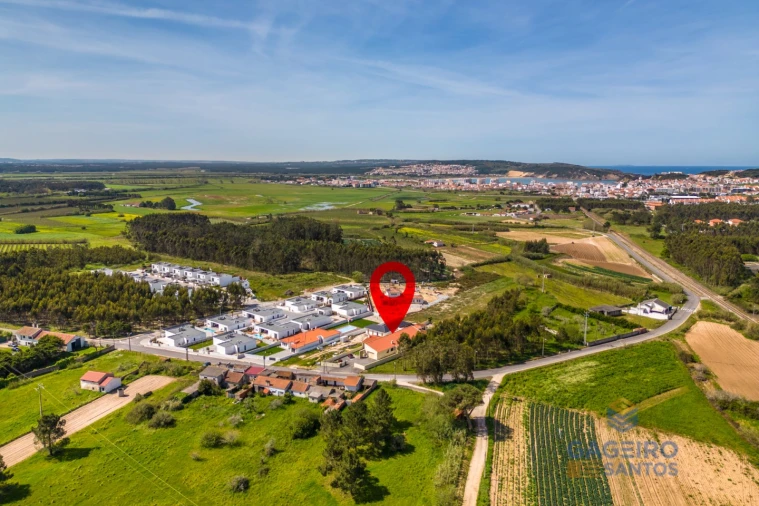 Moradia T4 para Venda em São Martinho do Porto Foto 8