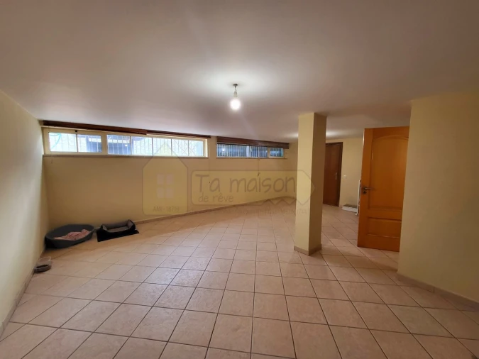 Moradia T4 para Venda em Almancil Foto 24