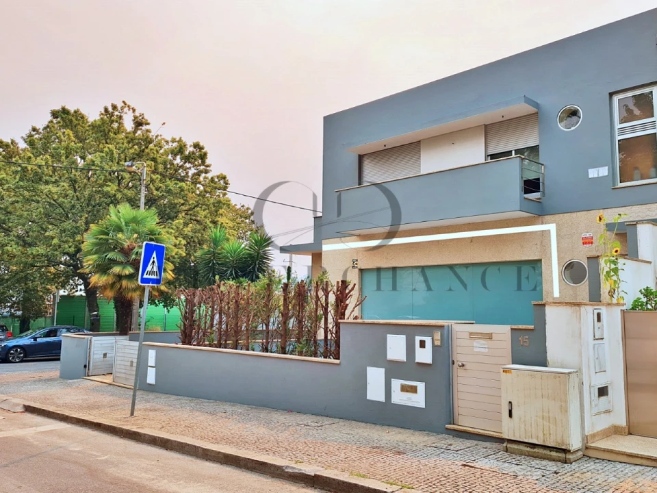 Loja para Venda em Cidade da Maia Foto 5