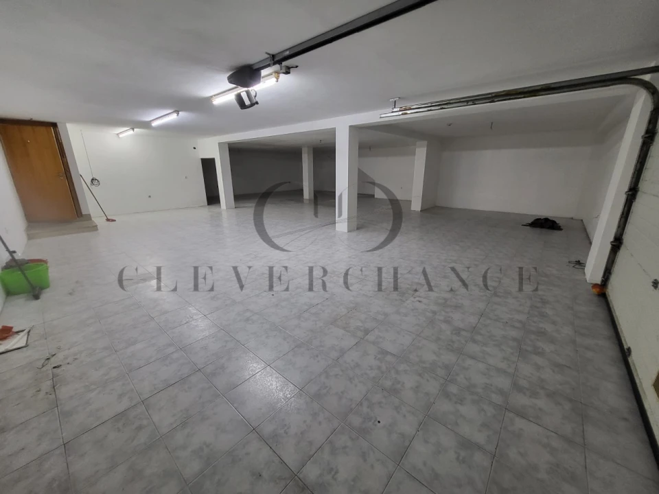 Loja para Venda em Cidade da Maia Foto 11