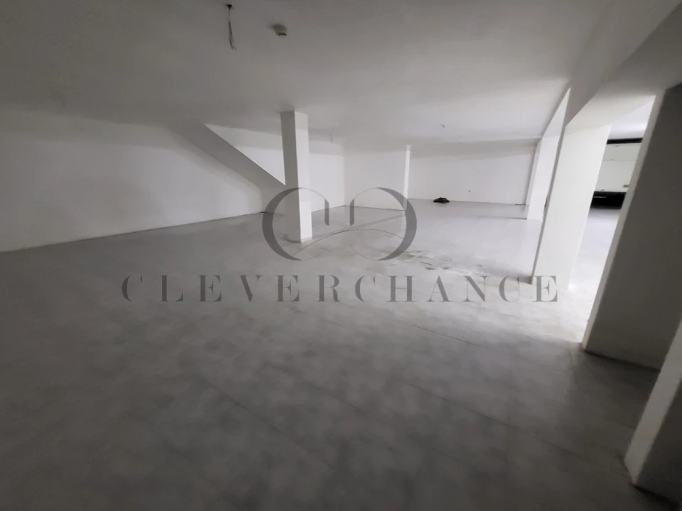 Loja para Venda em Cidade da Maia Foto 14