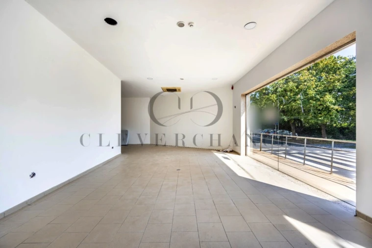 Loja para Venda em Cidade da Maia Foto 7