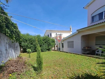 Moradia T5 para Venda em Lagos (São Sebastião e Santa Maria)