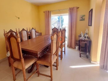 Moradia T5 para Venda em Lagos (São Sebastião e Santa Maria)
