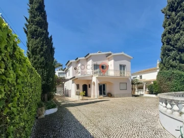Moradia T5 para Venda em Lagos (São Sebastião e Santa Maria)