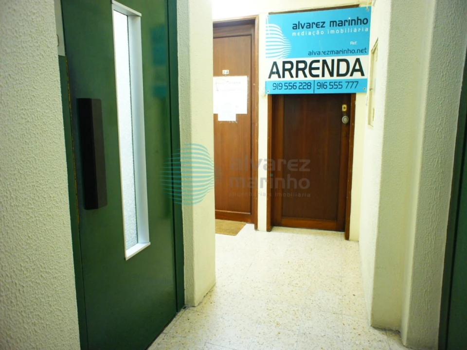 Escritório para Arrendamento em Santa Maria, São Pedro e Matacães Foto 2