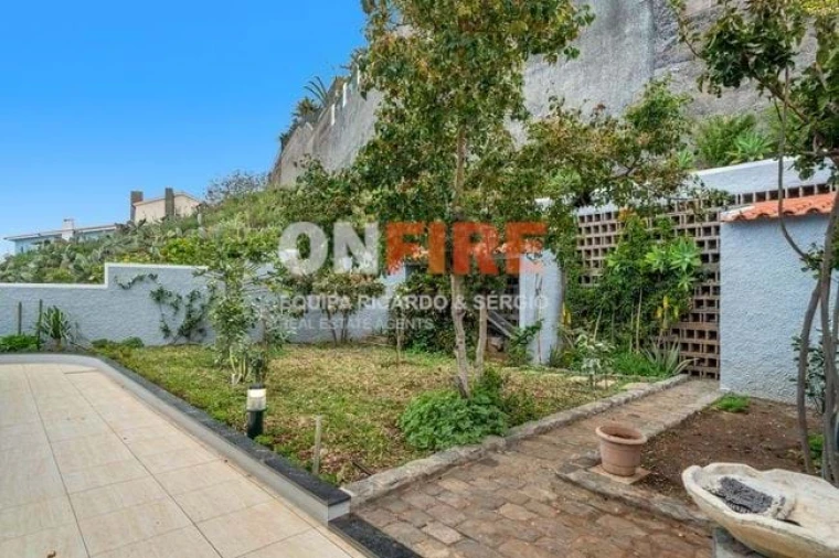 Moradia para Venda em Caniço Foto 43