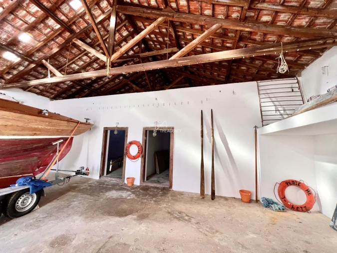 Armazém para Venda em Peniche