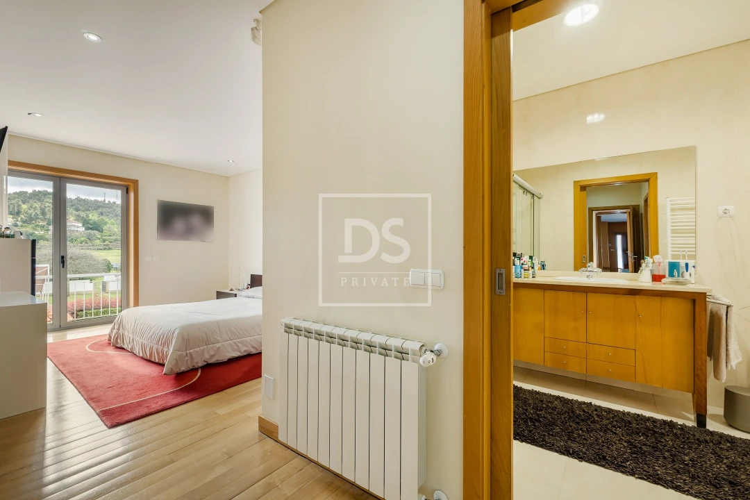 Moradia T7 para Venda em Santa Lucrécia de Algeriz e Navarra Foto 16