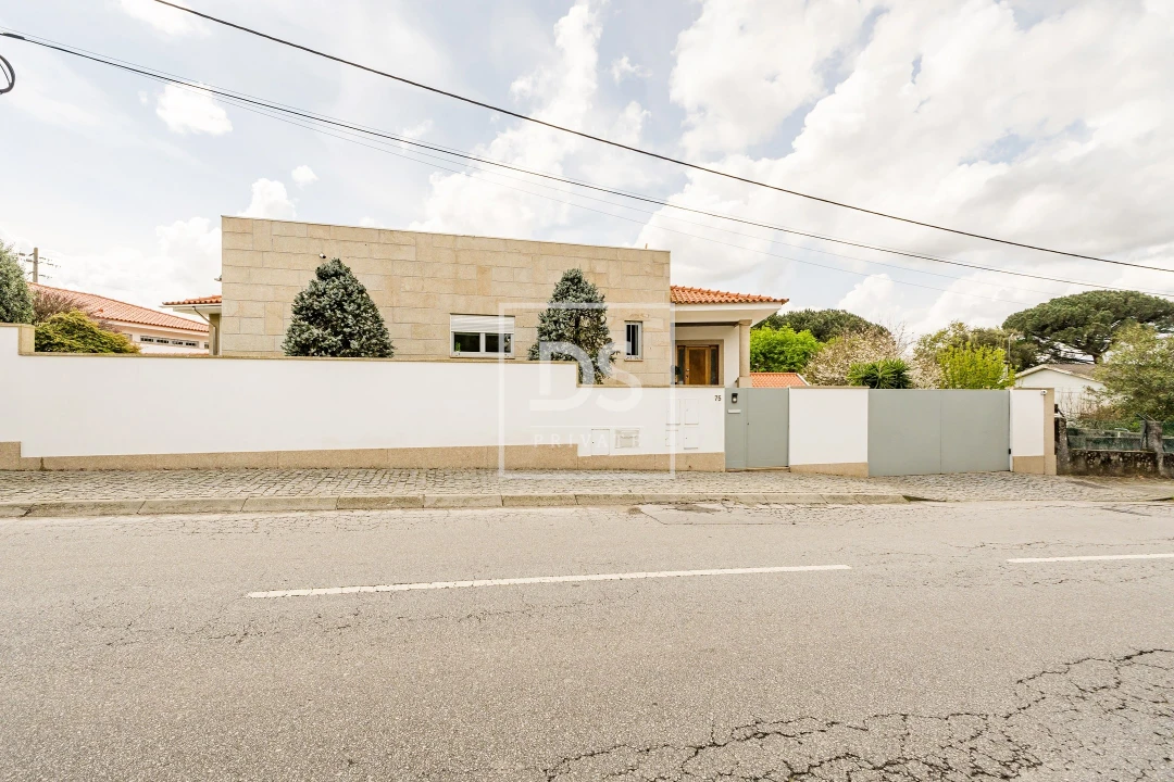 Moradia T7 para Venda em Santa Lucrécia de Algeriz e Navarra Foto 44