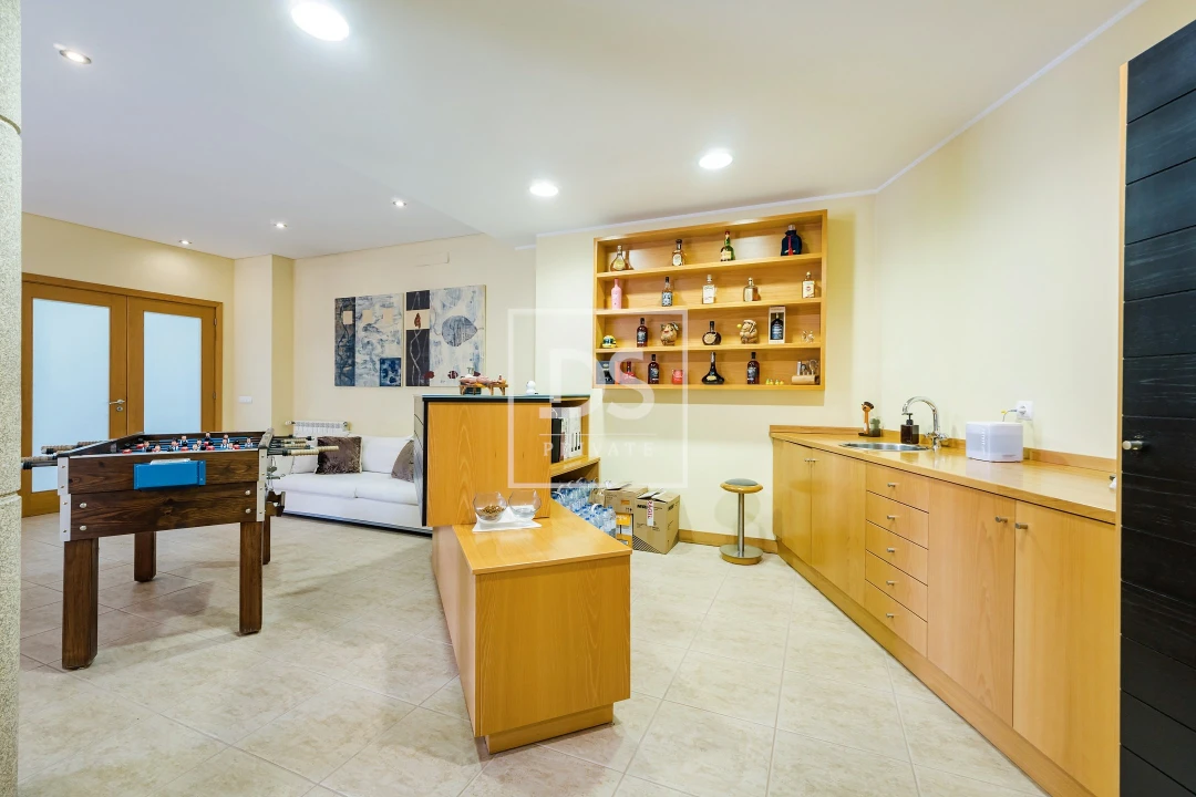 Moradia T7 para Venda em Santa Lucrécia de Algeriz e Navarra Foto 28