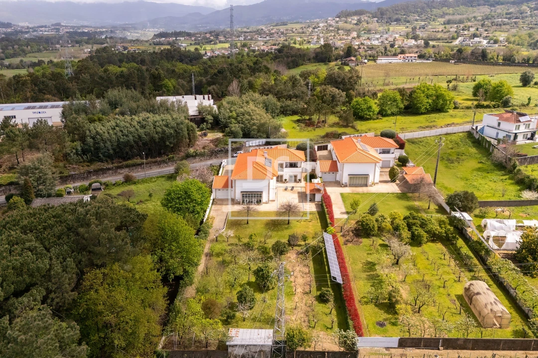 Moradia T7 para Venda em Santa Lucrécia de Algeriz e Navarra Foto 59