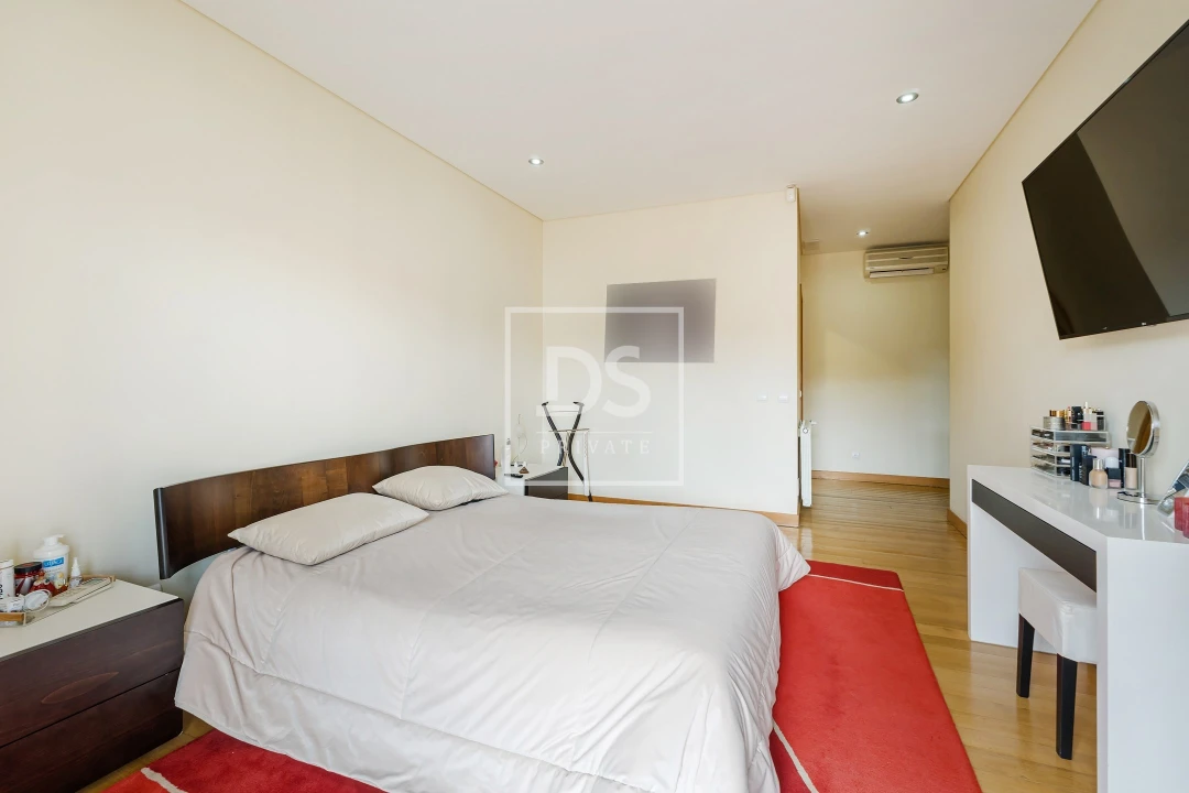 Moradia T7 para Venda em Santa Lucrécia de Algeriz e Navarra Foto 18