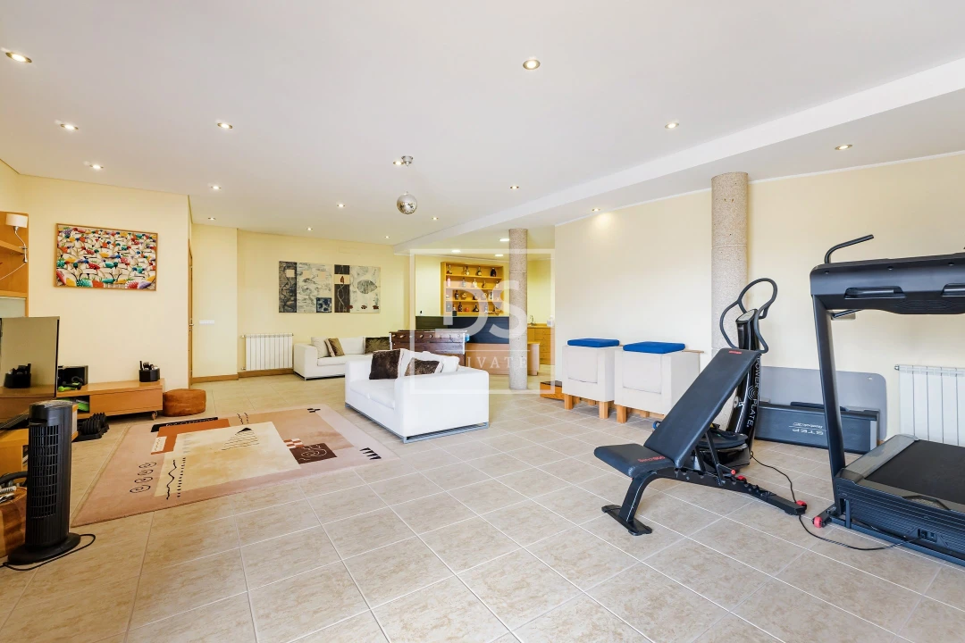 Moradia T7 para Venda em Santa Lucrécia de Algeriz e Navarra Foto 27