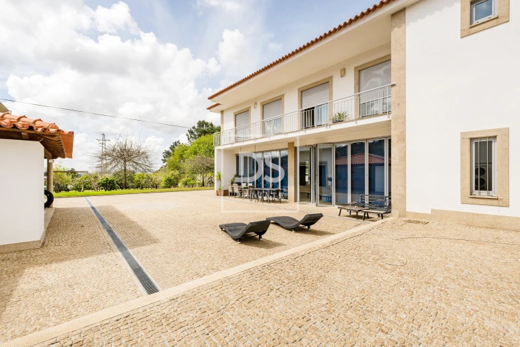 Moradia T7 para Venda em Santa Lucrécia de Algeriz e Navarra Foto 39