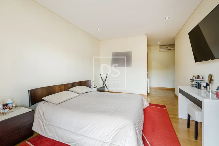 Moradia T7 para Venda em Santa Lucrécia de Algeriz e Navarra Foto 18