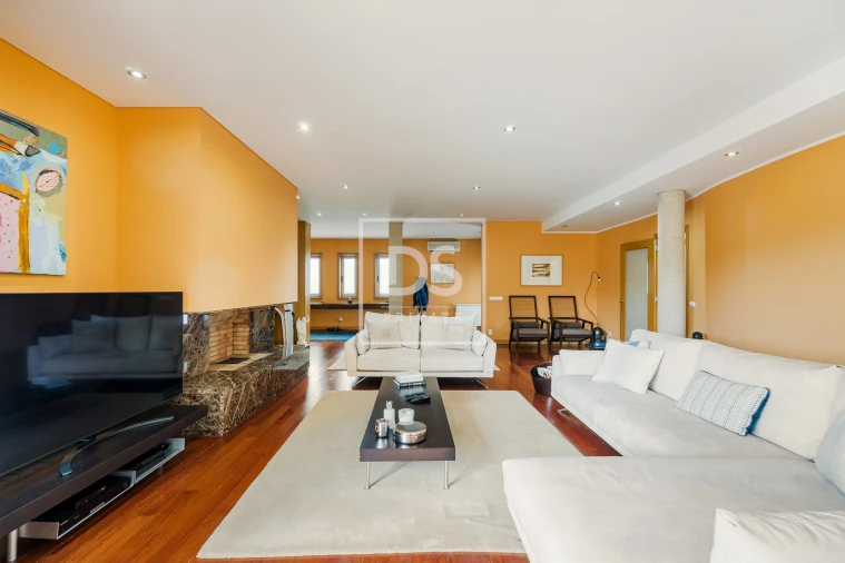 Moradia T7 para Venda em Santa Lucrécia de Algeriz e Navarra Foto 6