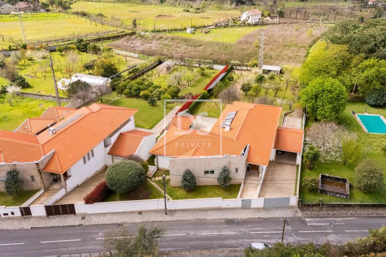 Moradia T7 para Venda em Santa Lucrécia de Algeriz e Navarra Foto 57