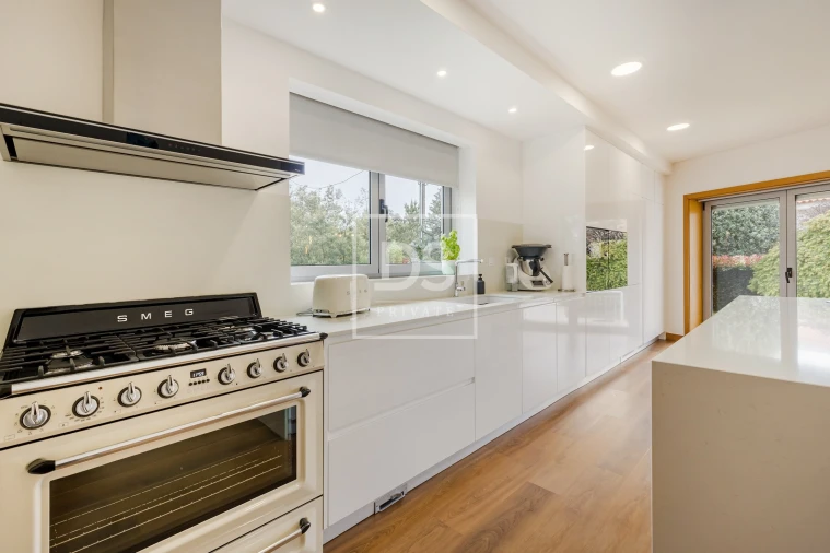 Moradia T7 para Venda em Santa Lucrécia de Algeriz e Navarra Foto 14