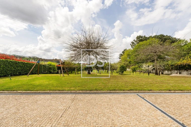 Moradia T7 para Venda em Santa Lucrécia de Algeriz e Navarra Foto 48