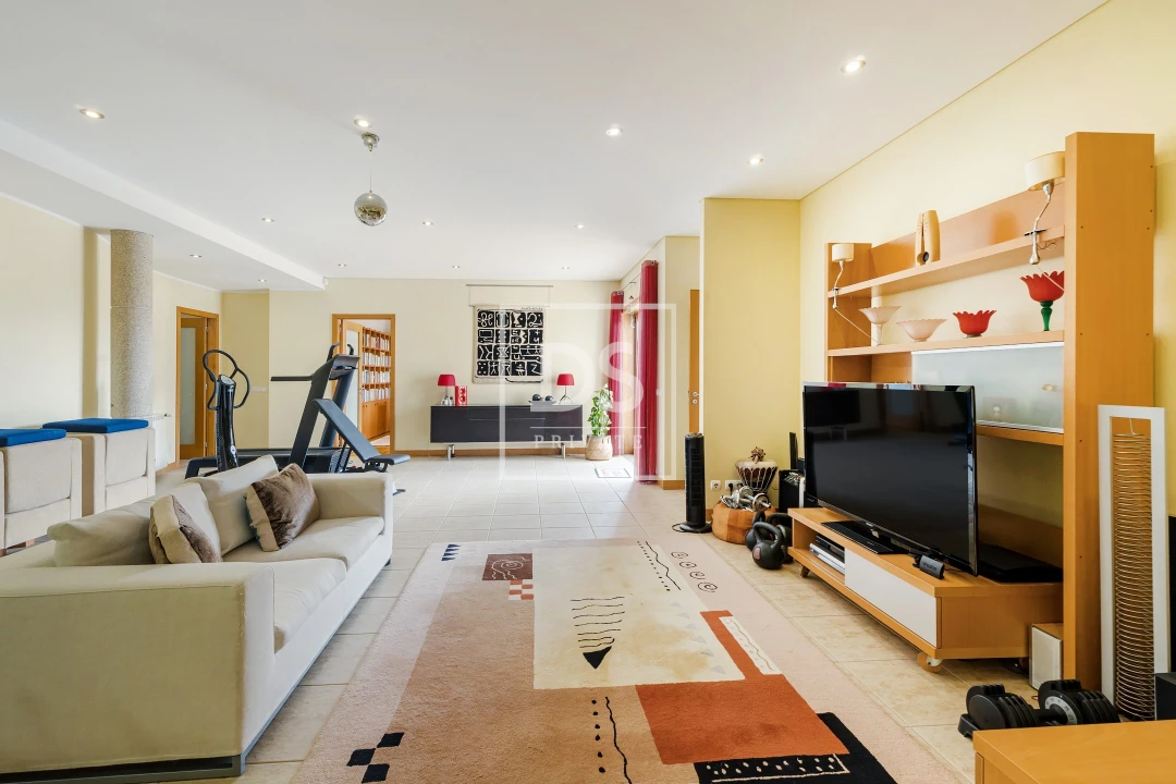 Moradia T7 para Venda em Santa Lucrécia de Algeriz e Navarra Foto 26