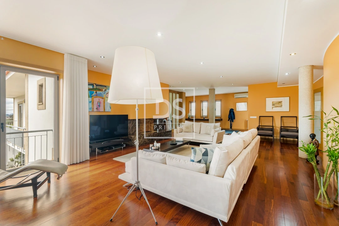 Moradia T7 para Venda em Santa Lucrécia de Algeriz e Navarra Foto 6