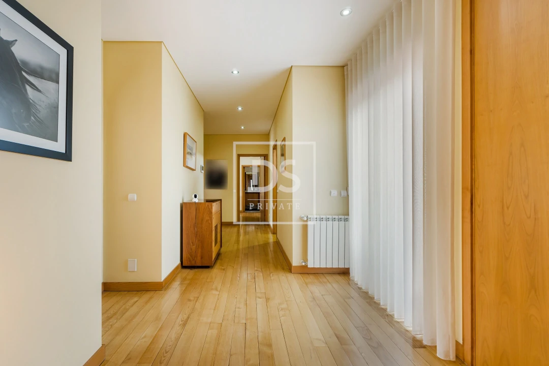 Moradia T7 para Venda em Santa Lucrécia de Algeriz e Navarra Foto 15