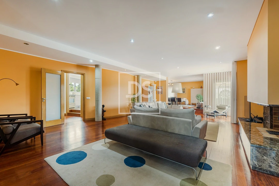 Moradia T7 para Venda em Santa Lucrécia de Algeriz e Navarra Foto 4