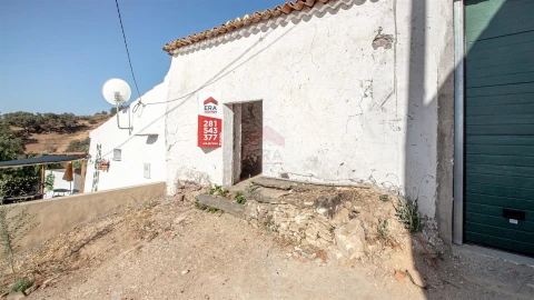 Moradia T0 para Venda em Alcoutim e Pereiro
