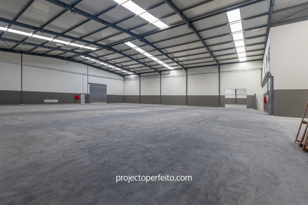 Armazém para Venda em Grijó e Sermonde Foto 4