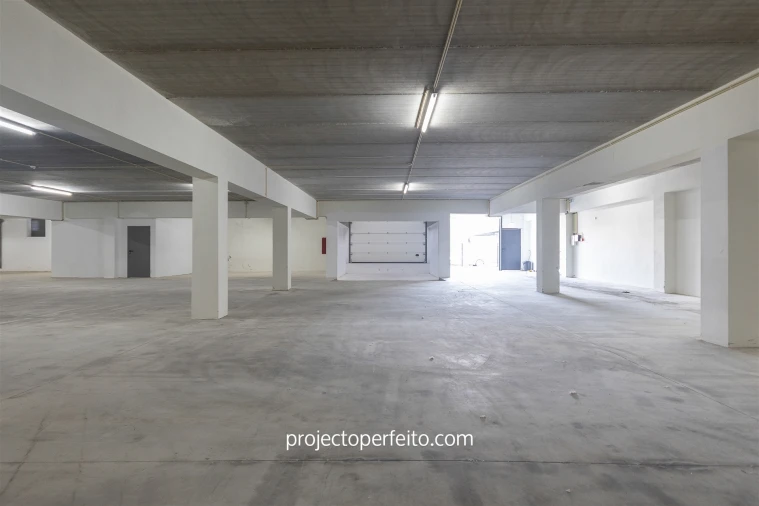 Armazém para Venda em Grijó e Sermonde Foto 16