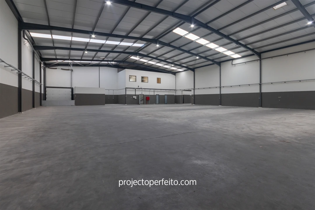 Armazém para Venda em Grijó e Sermonde Foto 11