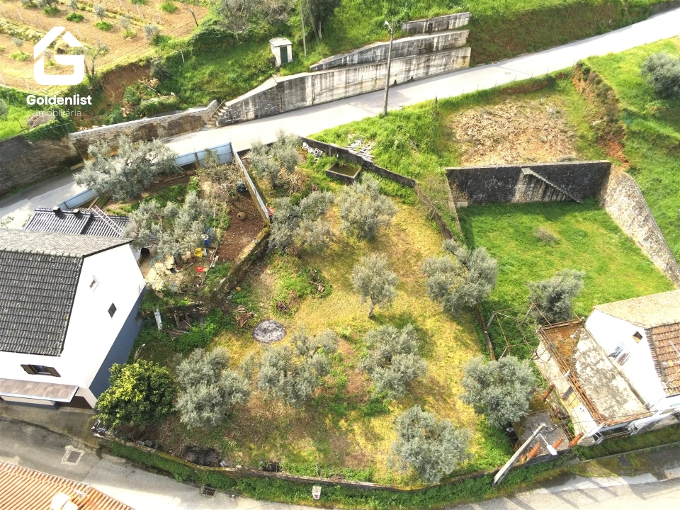 Terreno para Venda em Janeiro de Baixo Foto 2