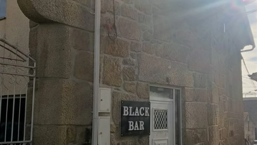 Negócio para Venda em Vila Nova de Tazem