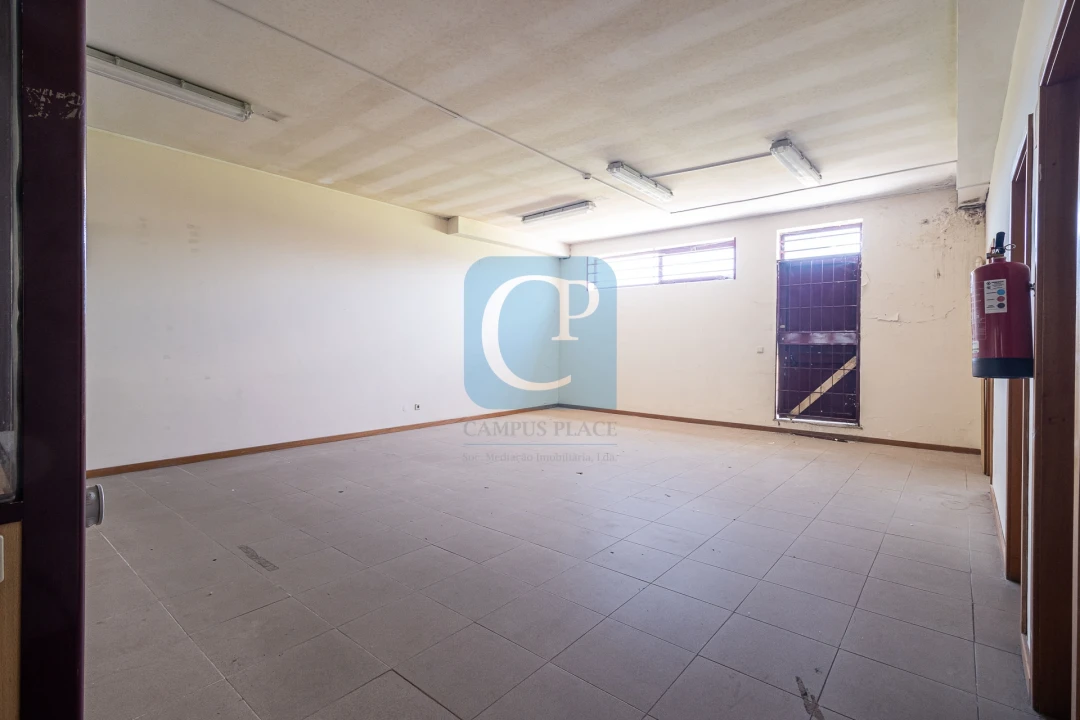 Loja para Venda em São Mamede de Infesta e Senhora da Hora Foto 9