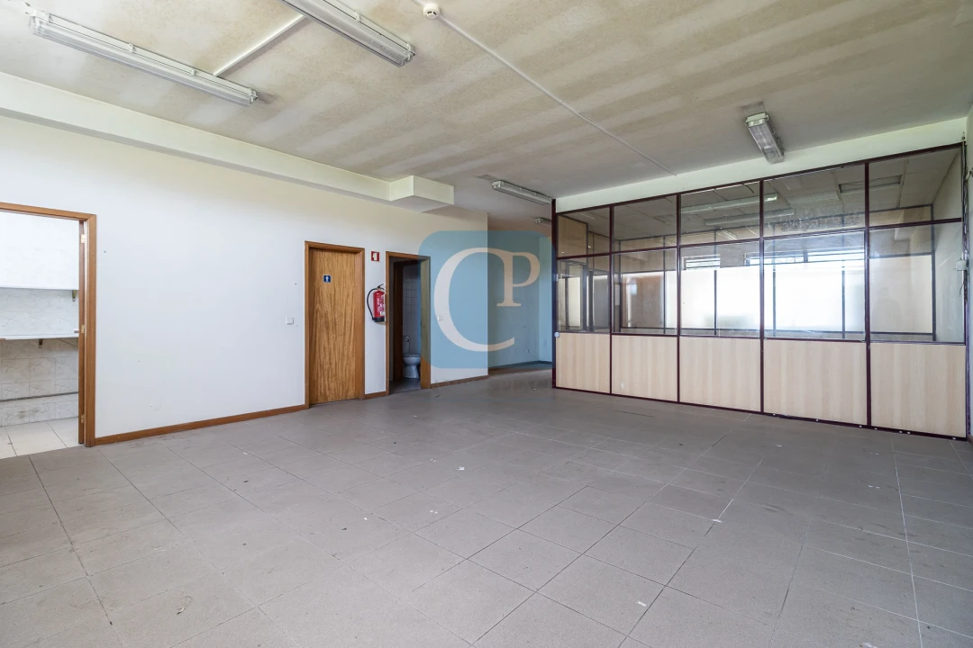 Loja para Venda em São Mamede de Infesta e Senhora da Hora Foto 5