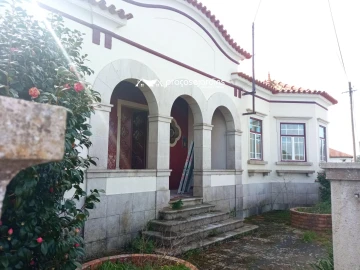 Moradia T3 para Venda em Coimbrão
