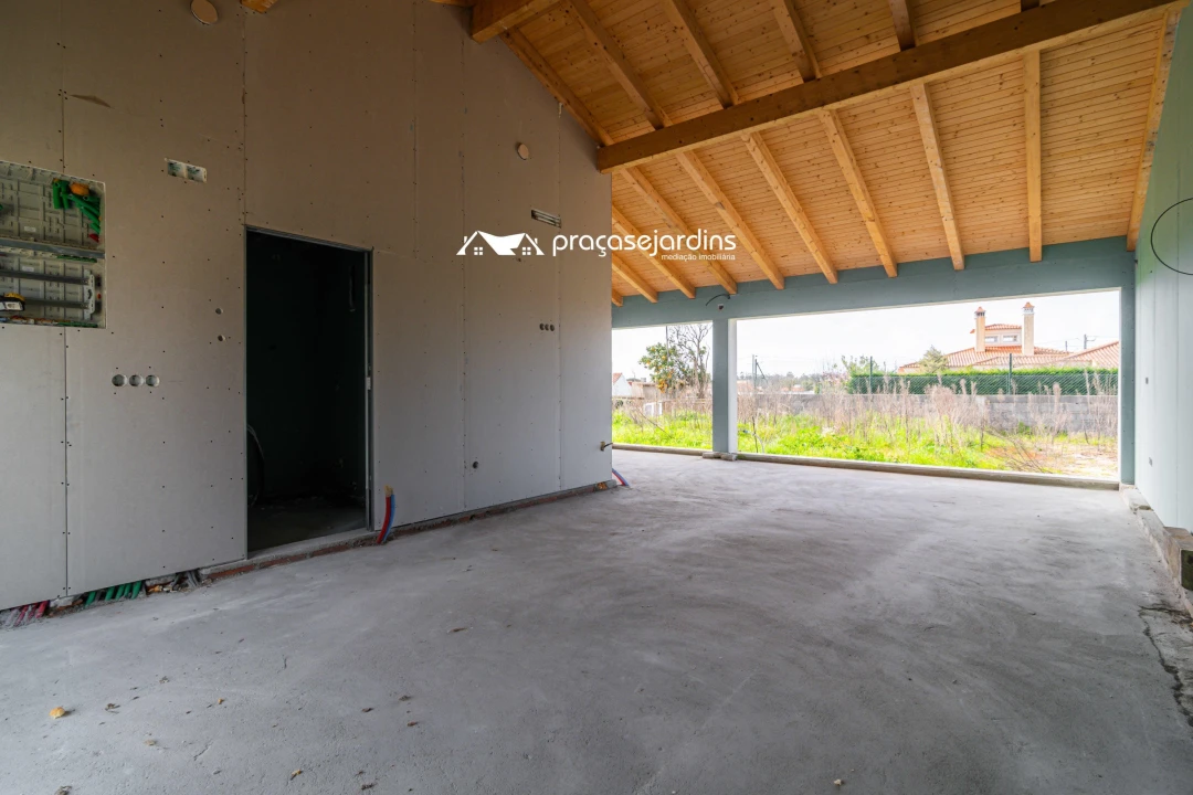 Moradia T3 para Venda em Coimbrão Foto 3