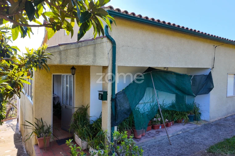 Moradia T4 para Venda em Almalagues Foto 1