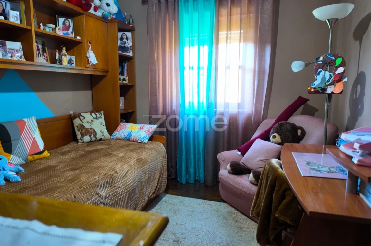 Moradia T4 para Venda em Almalagues Foto 11