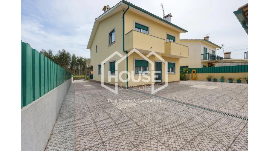 Moradia T4 para Venda em Requeixo, Nossa Senhora de Fátima e Nariz Foto 3