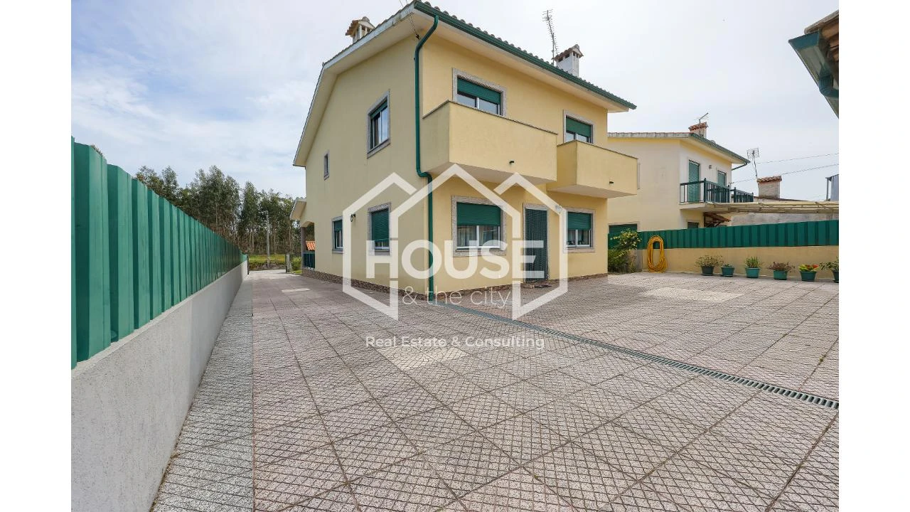 Moradia T4 para Venda em Requeixo, Nossa Senhora de Fátima e Nariz Foto 3