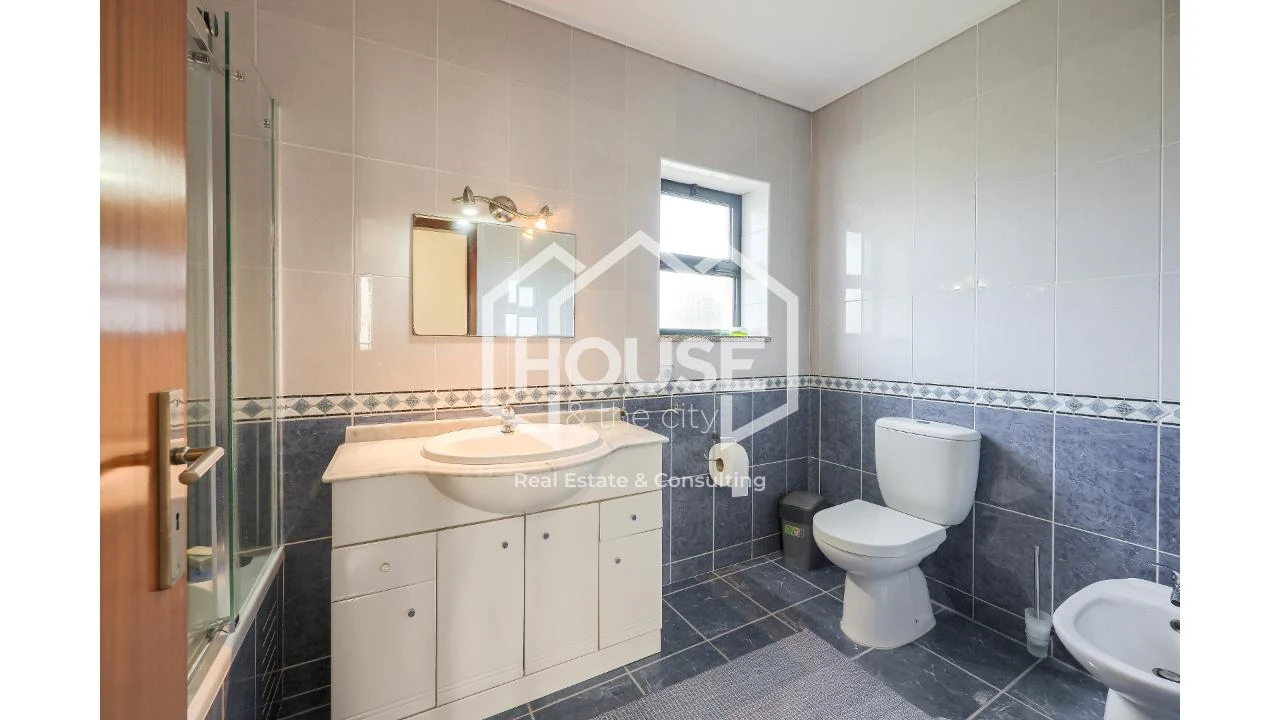 Moradia T4 para Venda em Requeixo, Nossa Senhora de Fátima e Nariz Foto 10