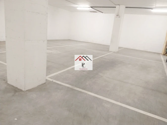 Garagem para Venda em Santo Antonio dos Olivais Foto 2