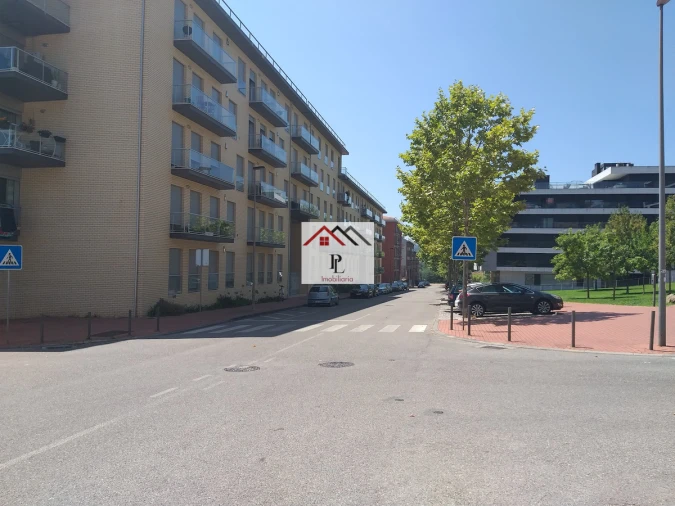 Garagem para Venda em Santo Antonio dos Olivais Foto 7