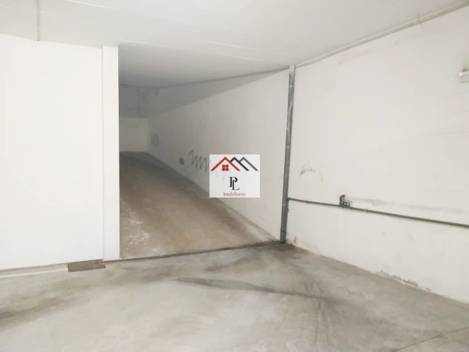 Garagem para Venda em Santo Antonio dos Olivais Foto 4