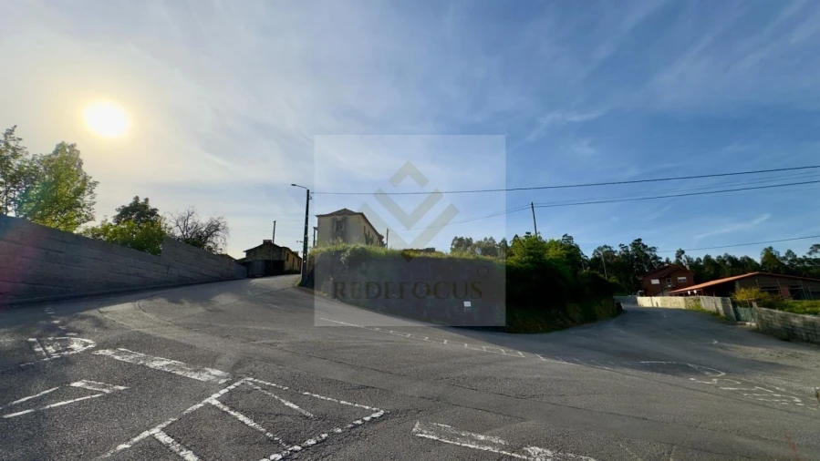 Moradia T0 para Venda em O. Azeméis, Riba-Ul, Ul, Macinhata Seixa, Madail Foto 3