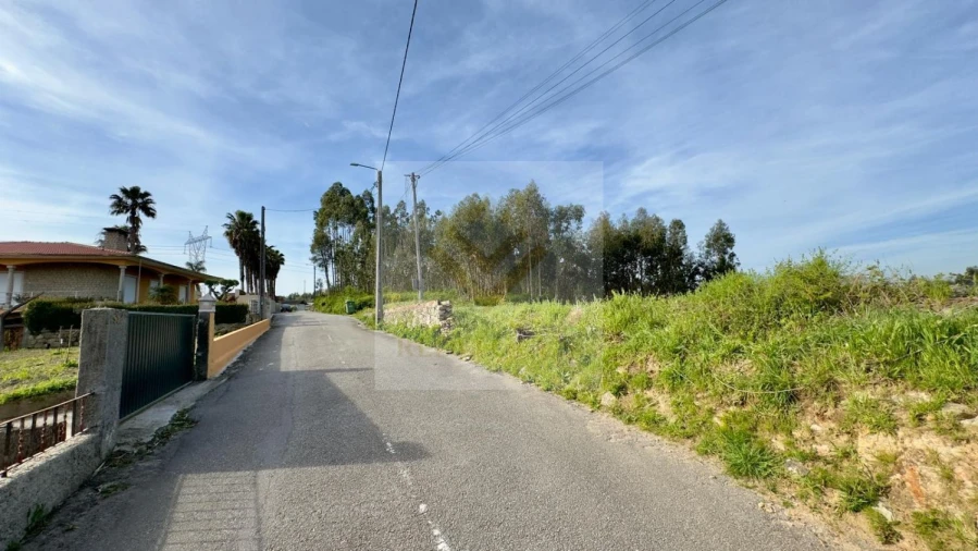 Moradia T0 para Venda em O. Azeméis, Riba-Ul, Ul, Macinhata Seixa, Madail Foto 8