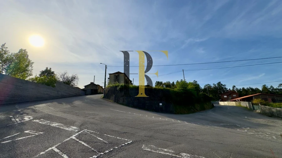 Moradia T0 para Venda em O. Azeméis, Riba-Ul, Ul, Macinhata Seixa, Madail Foto 3