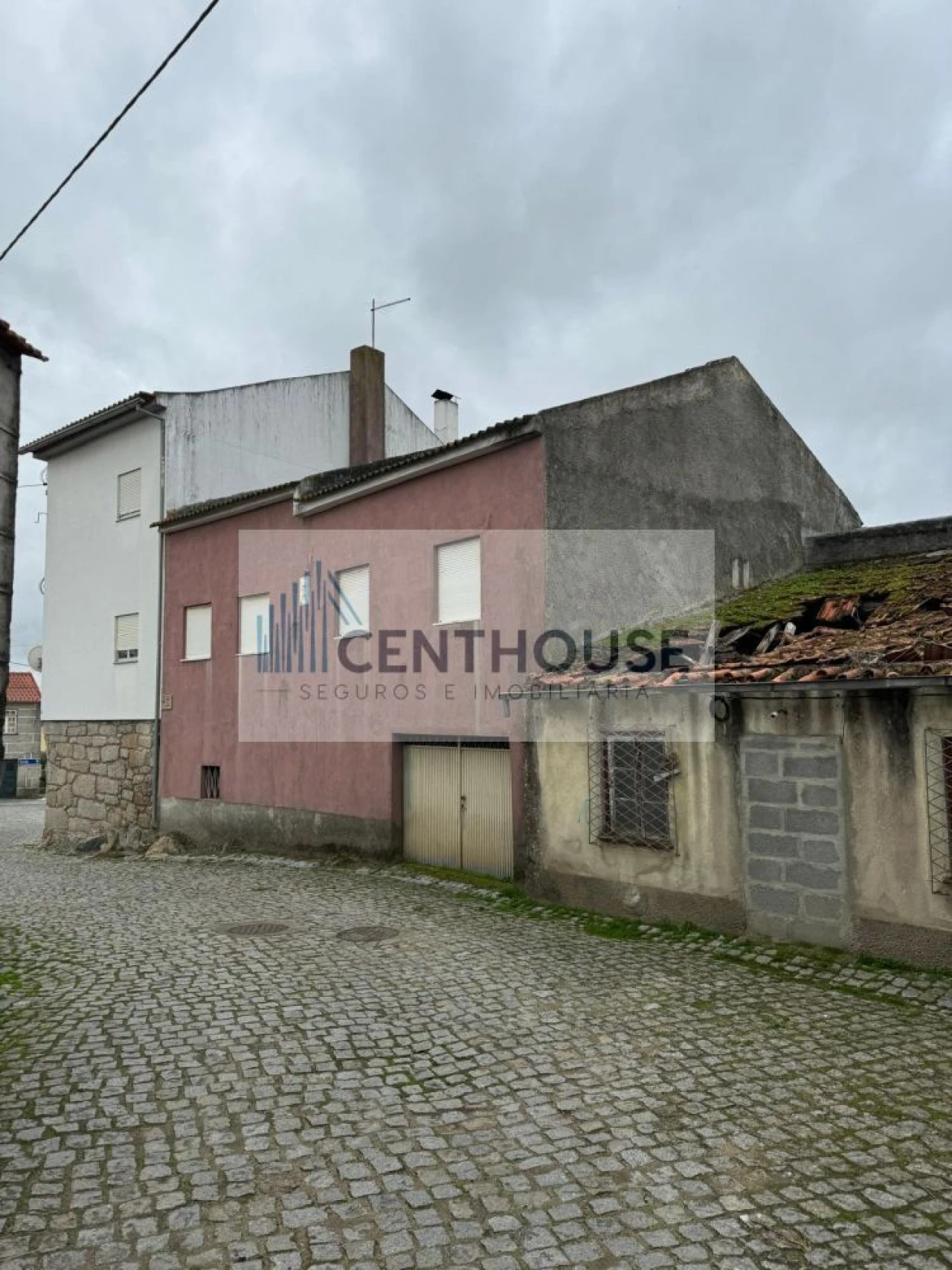 Moradia T3 para Venda em Vascoveiro Foto 1